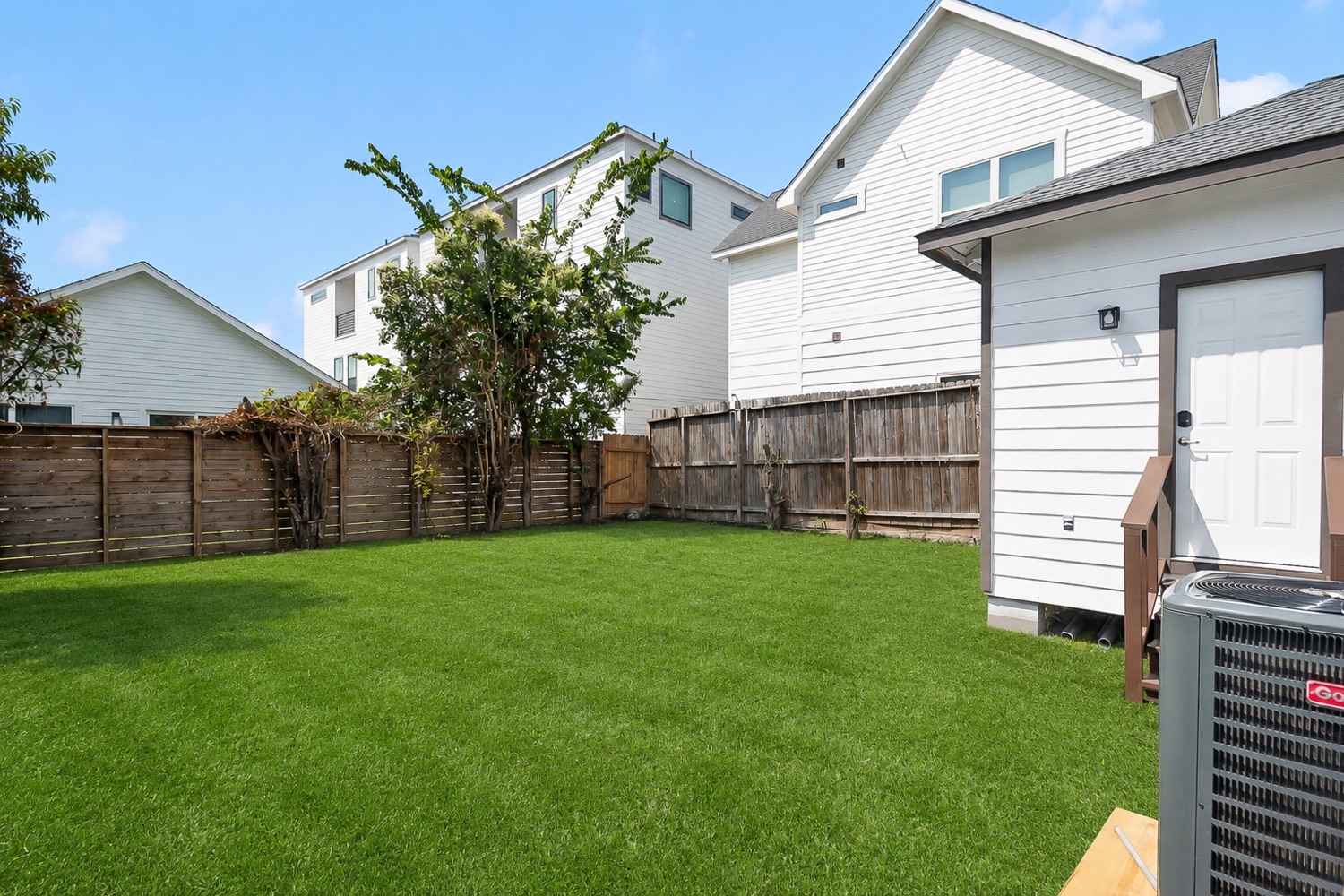Luxury 3BR Home — photo 2