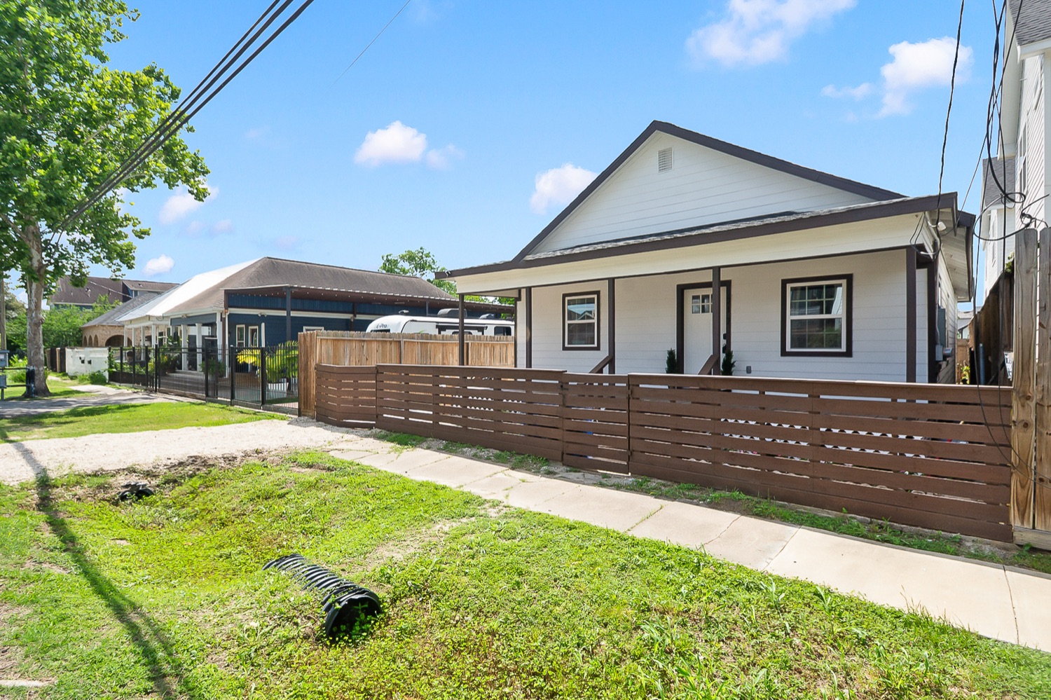 Luxury 3BR Home — photo 9