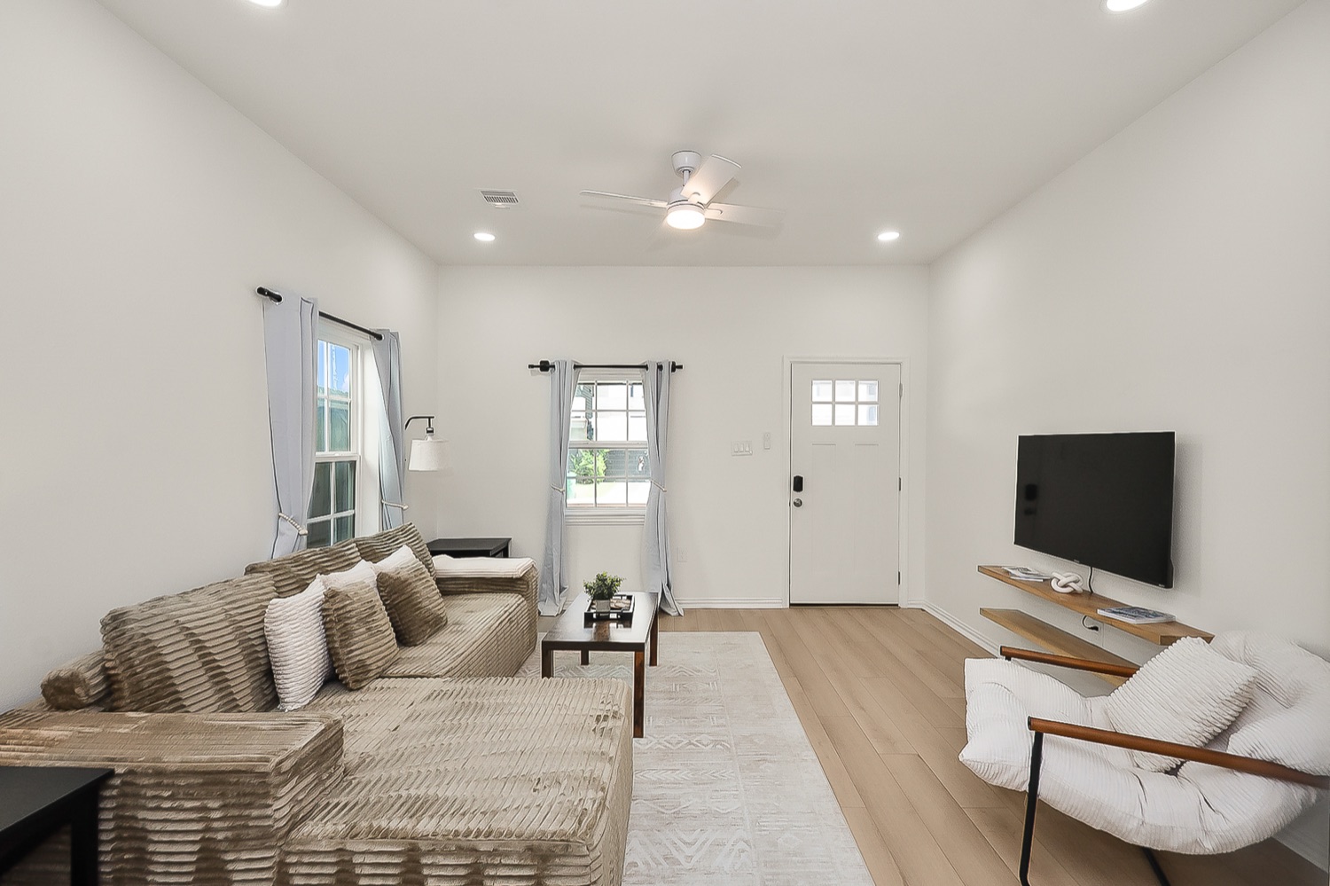 Luxury 3BR Home — photo 11