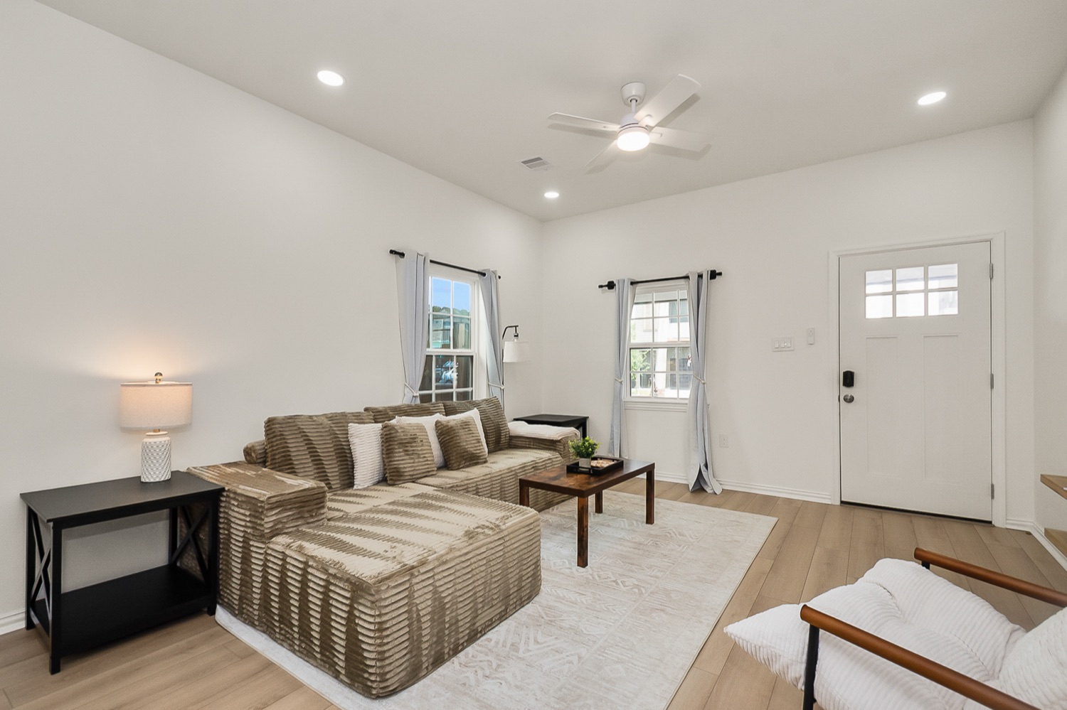 Luxury 3BR Home — photo 12