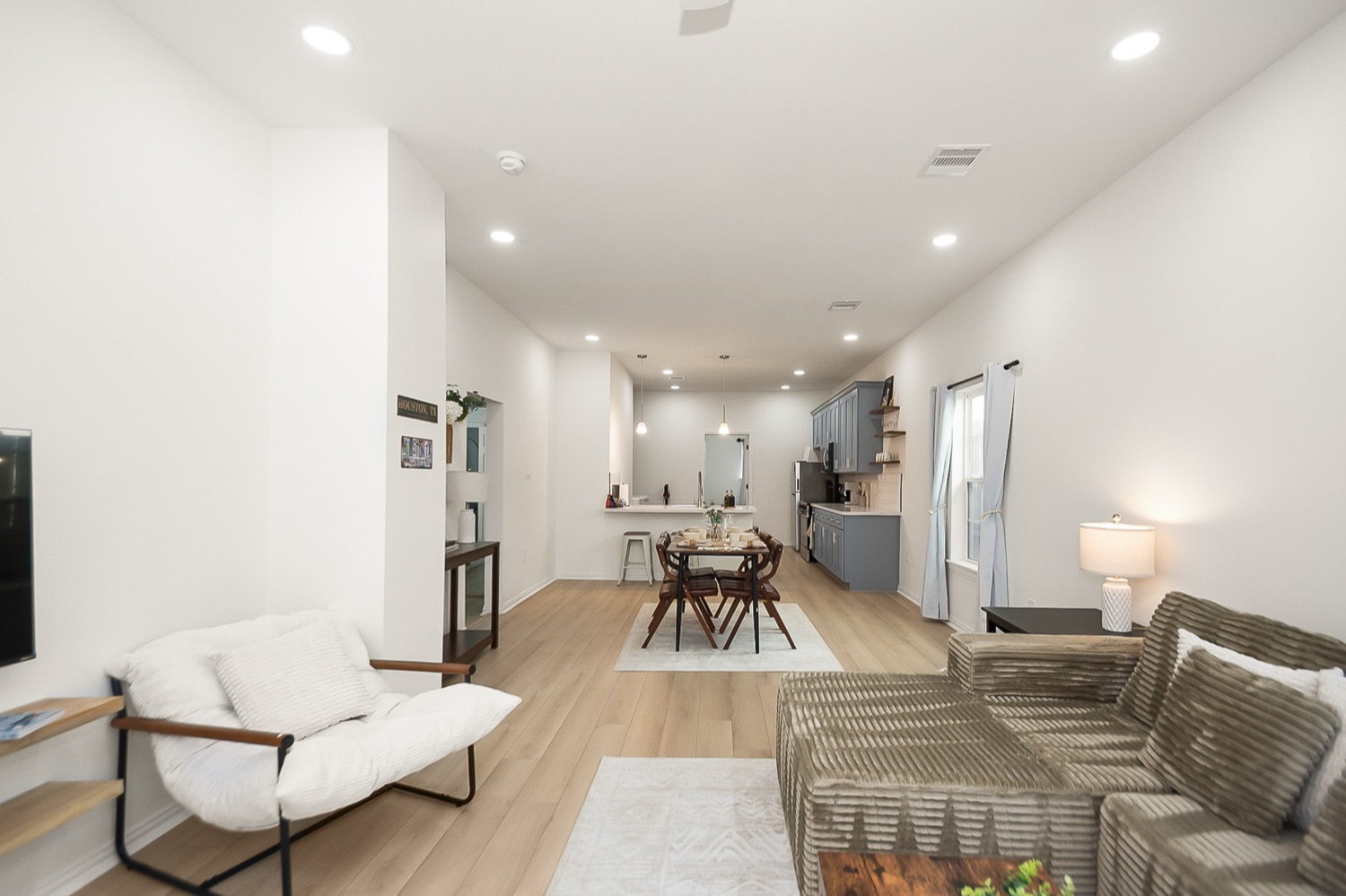 Luxury 3BR Home — photo 13