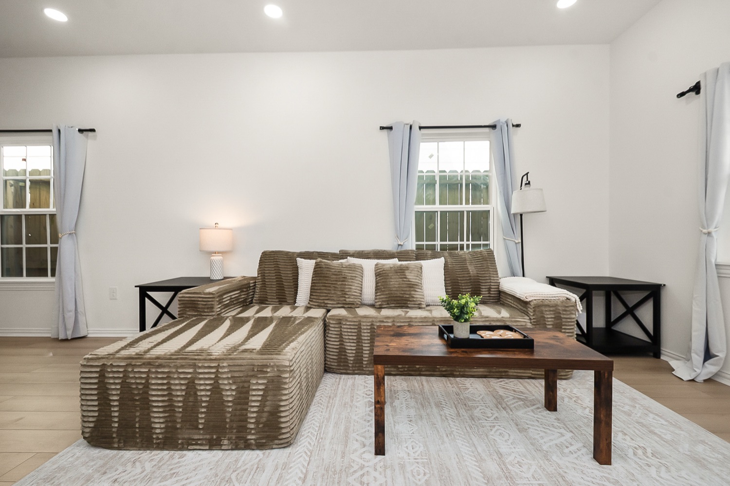 Luxury 3BR Home — photo 14