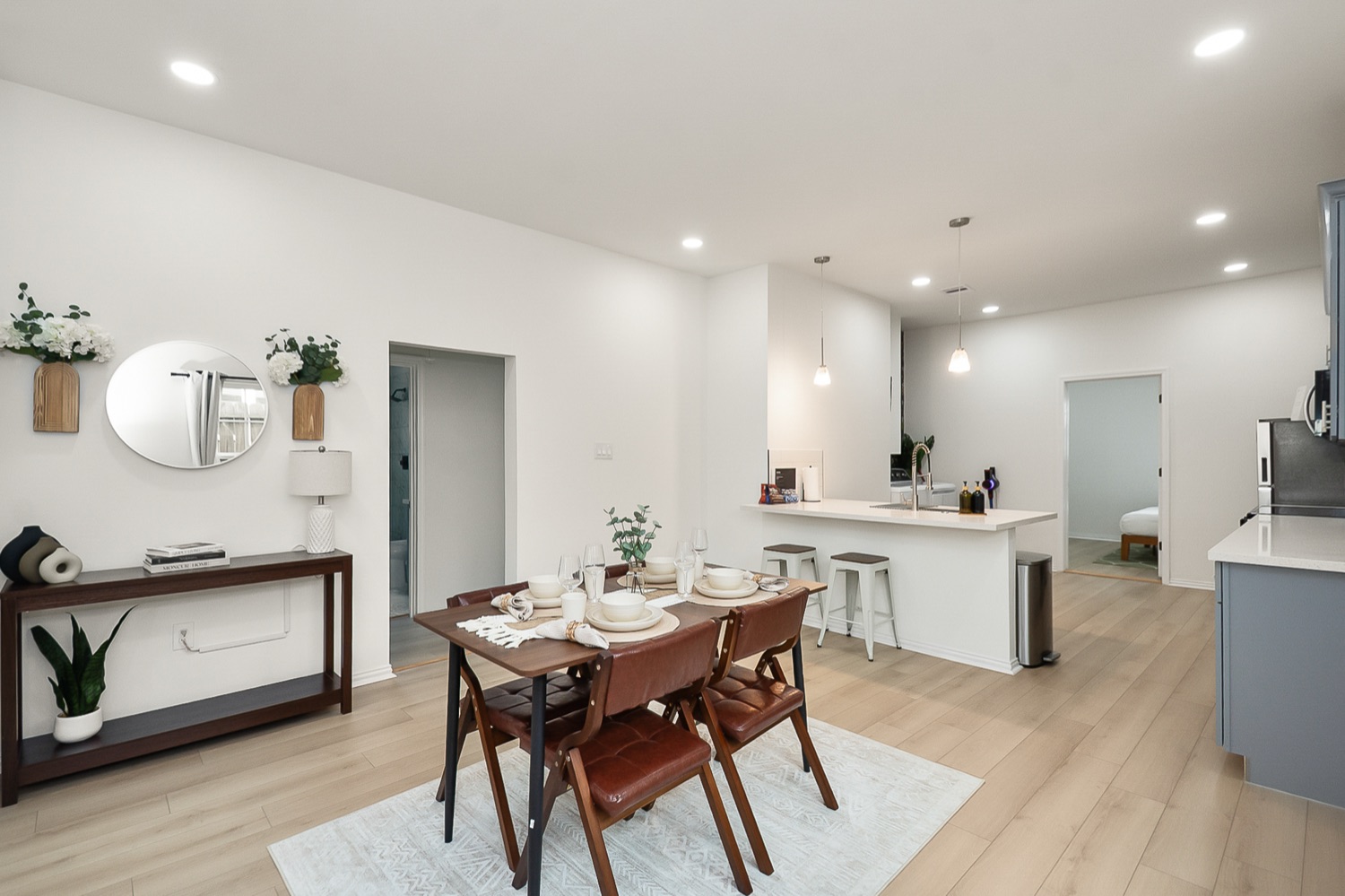 Luxury 3BR Home — photo 16