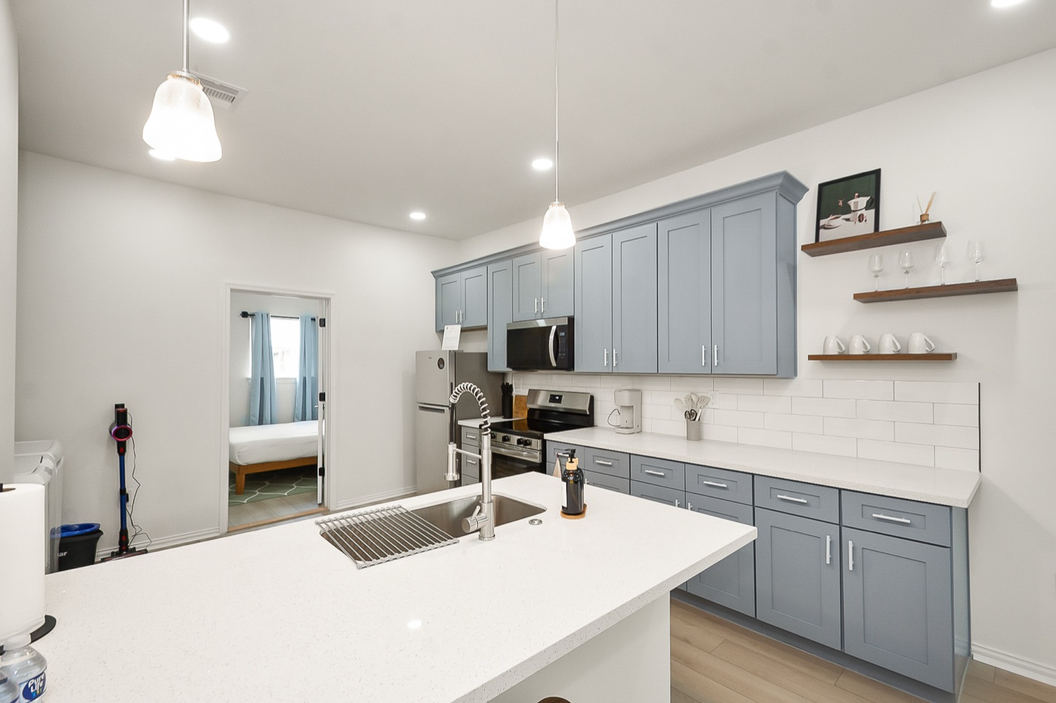 Luxury 3BR Home — photo 22