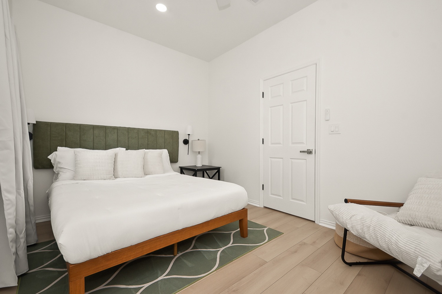 Luxury 3BR Home — photo 34