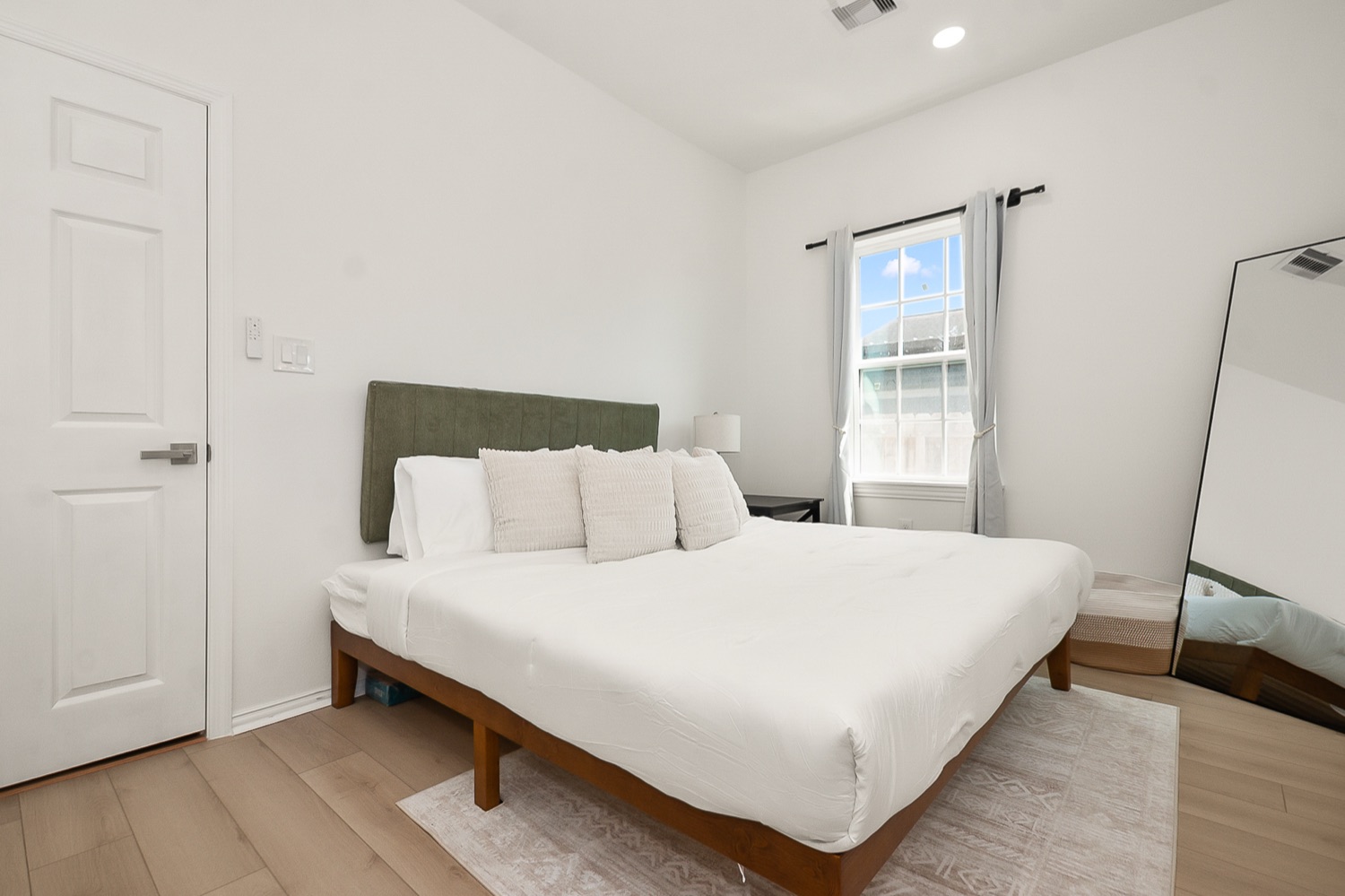 Luxury 3BR Home — photo 47