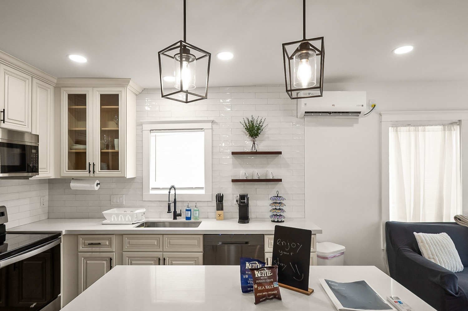 Premium EaDo Apartment — photo 25