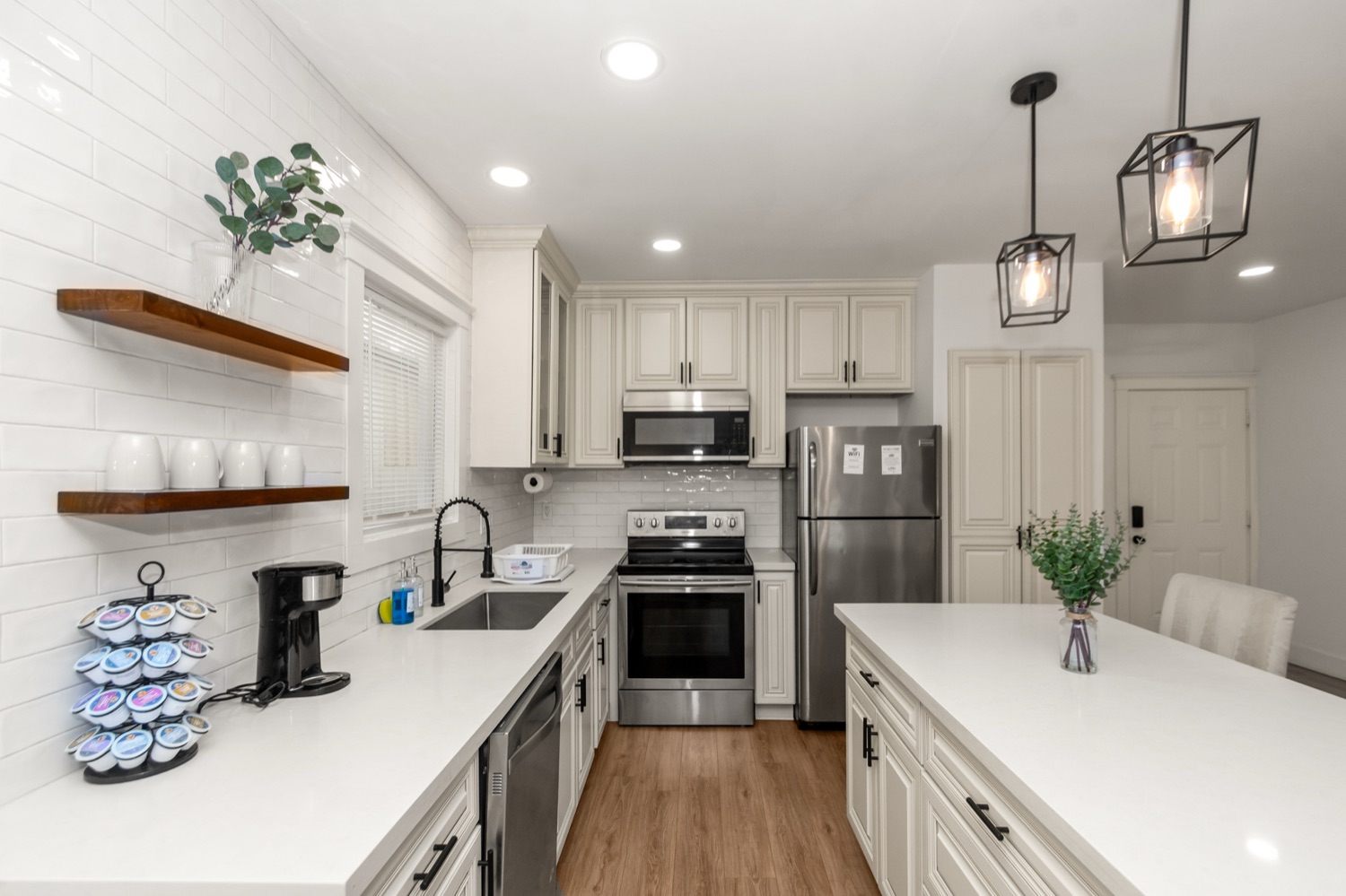 Modern EaDo Apartment Near Downtown — photo 9