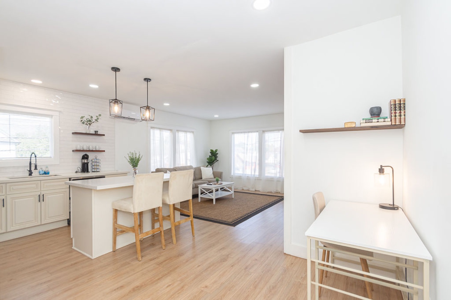 Stylish EaDo Apt — photo 8