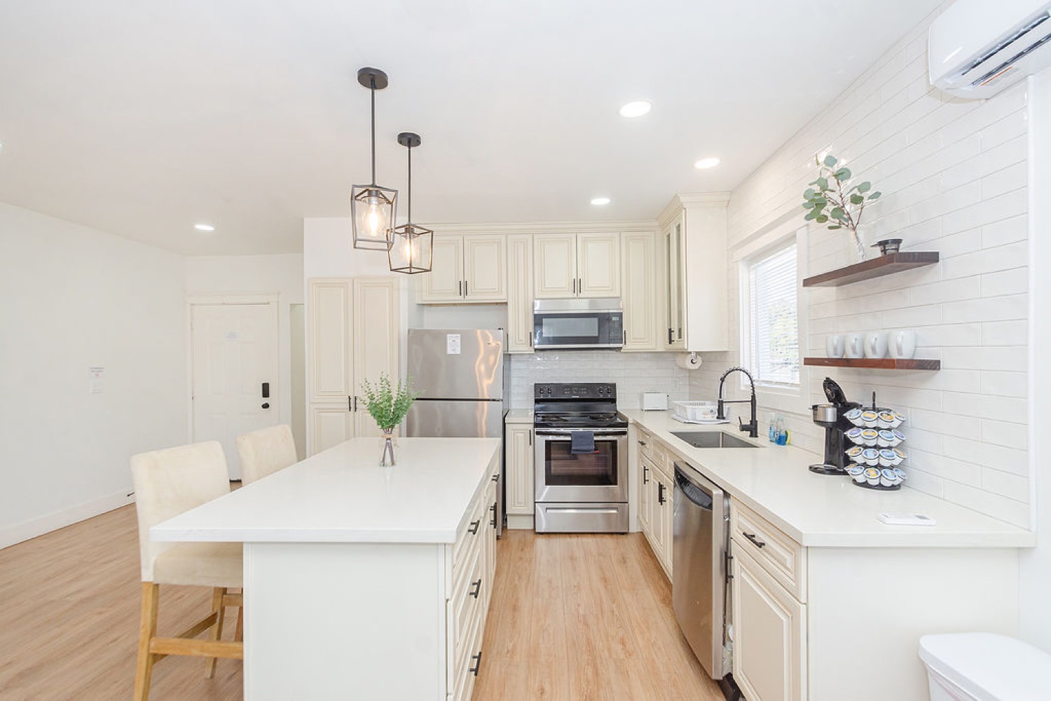 Stylish EaDo Apt — photo 15
