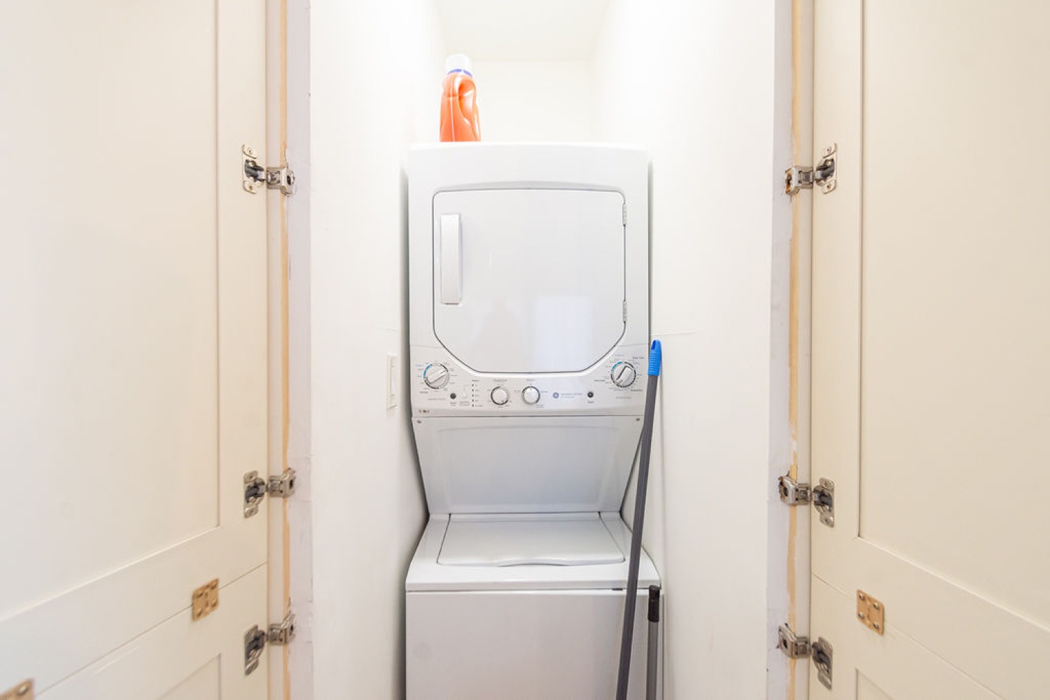 Stylish EaDo Apt — photo 29