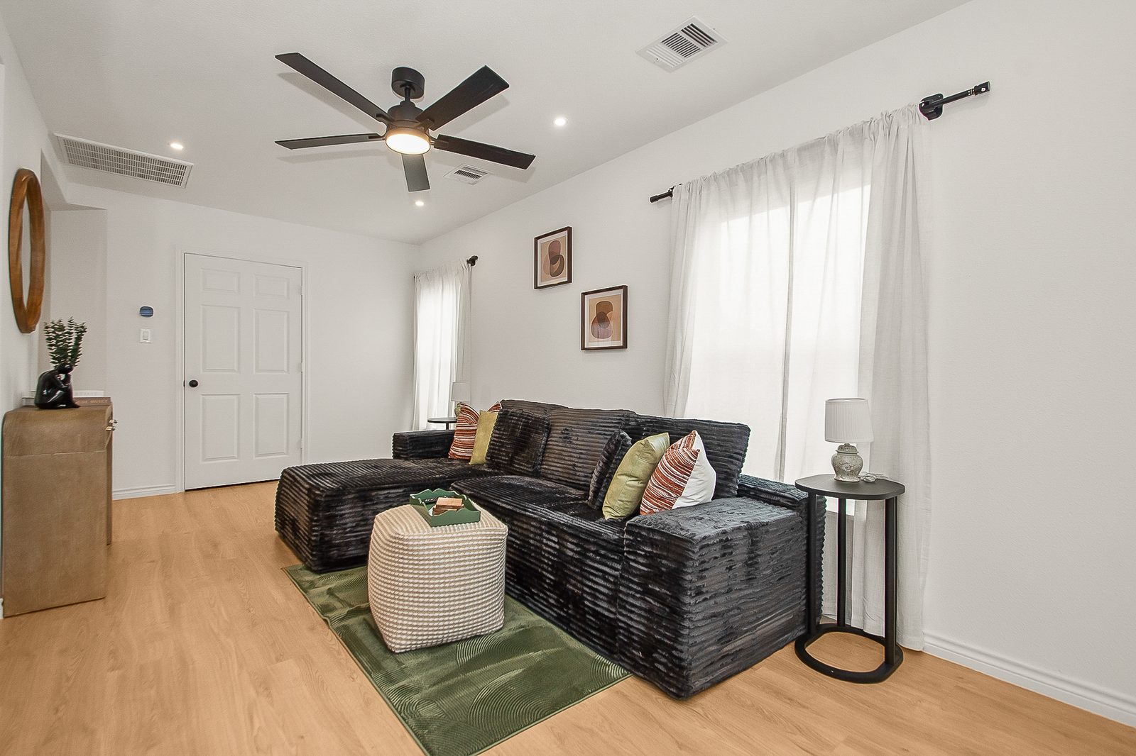 Sunny Heights Bungalow — photo 4