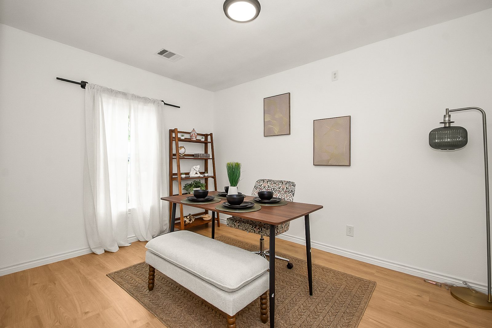 Sunny Heights Bungalow — photo 7