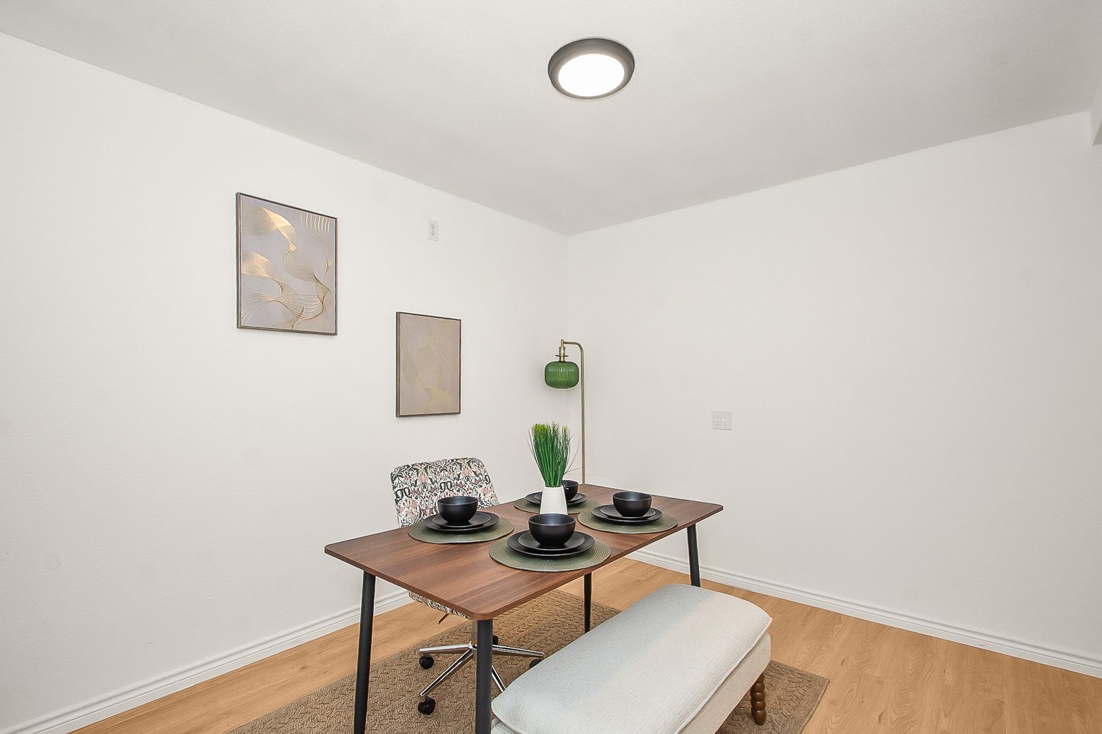 Sunny Heights Bungalow — photo 8