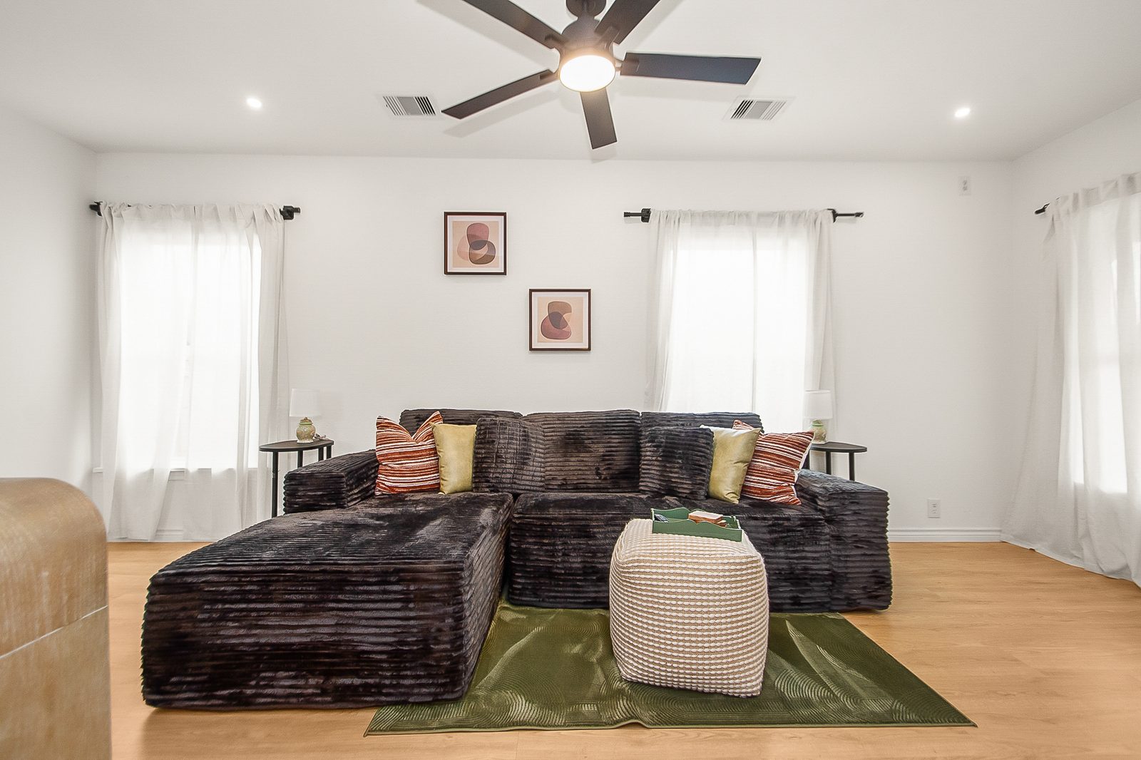 Sunny Heights Bungalow — photo 3