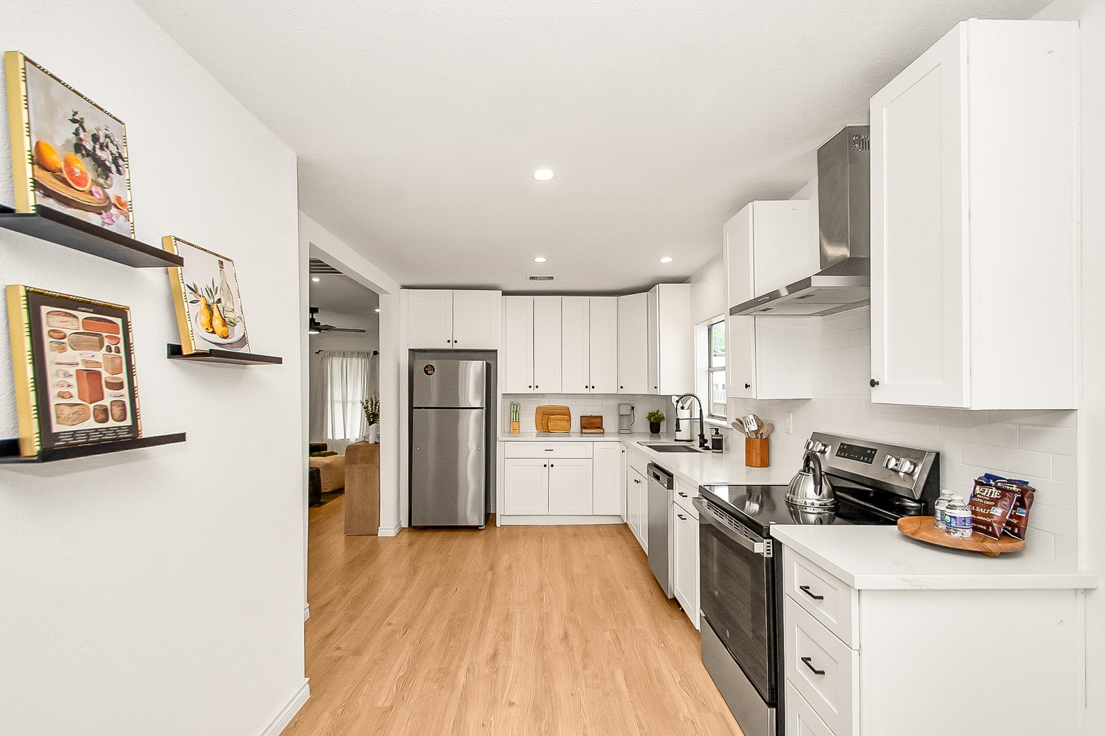 Sunny Heights Bungalow — photo 13