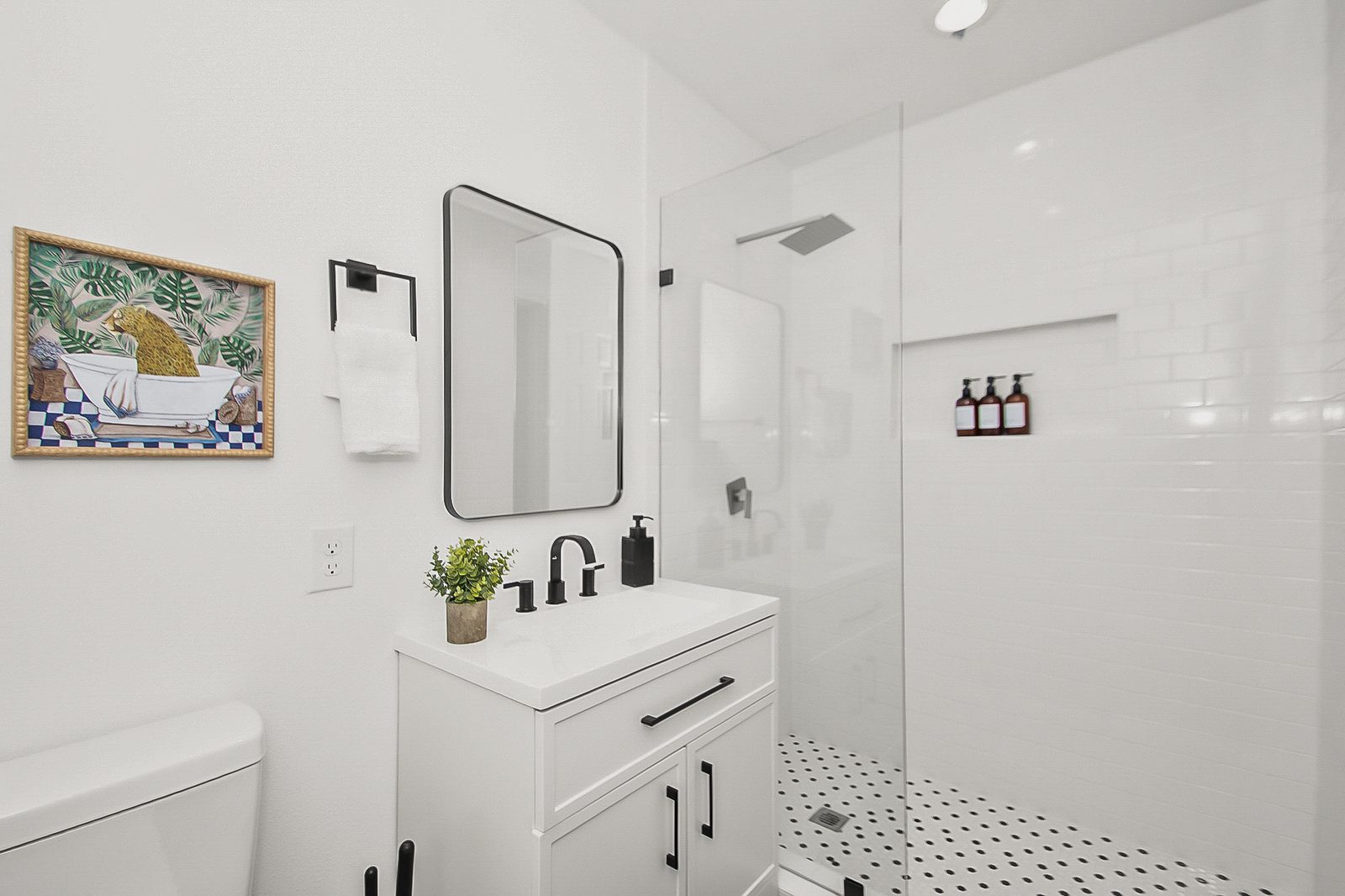 Sunny Heights Bungalow — photo 1